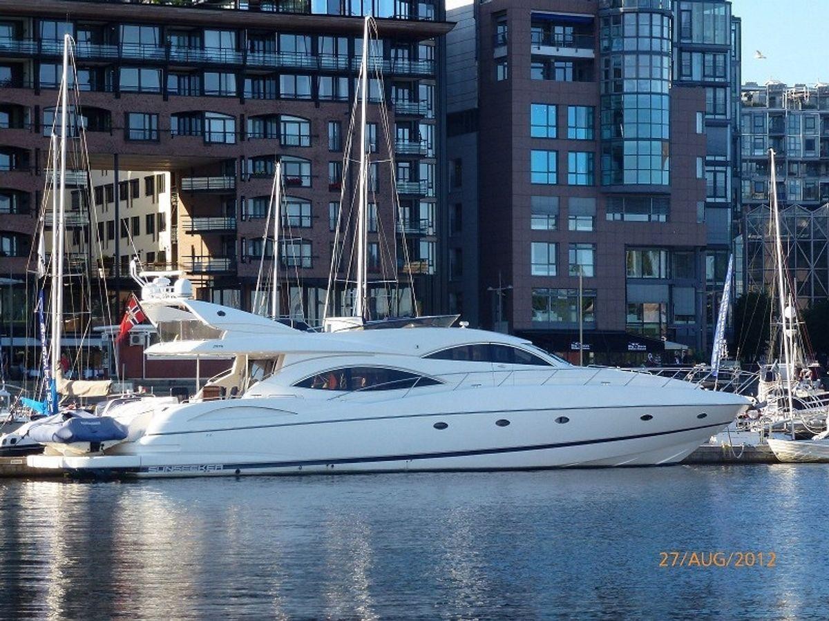 Hilde — exterior moored in Oslo