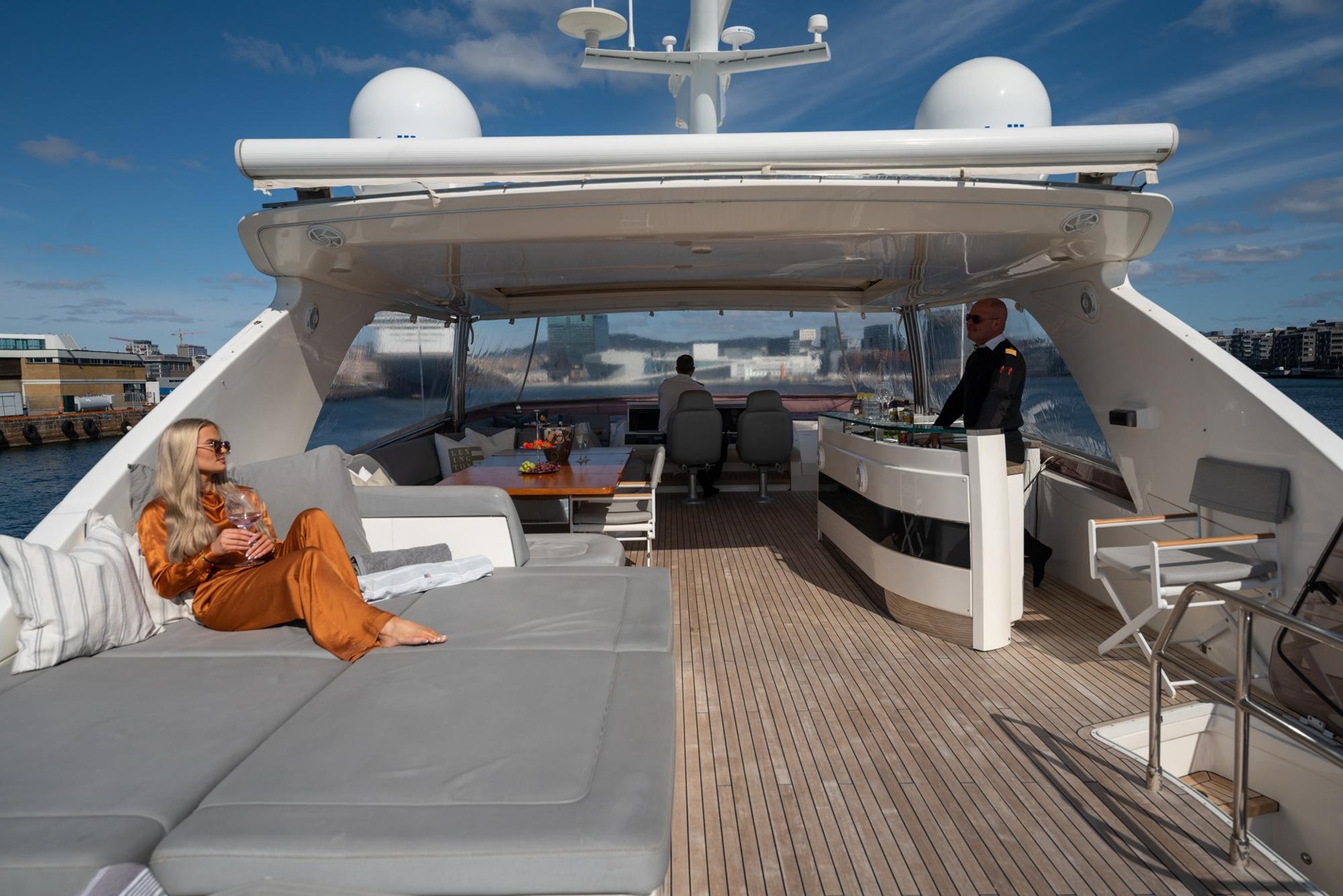 Astrid — spacious flybridge